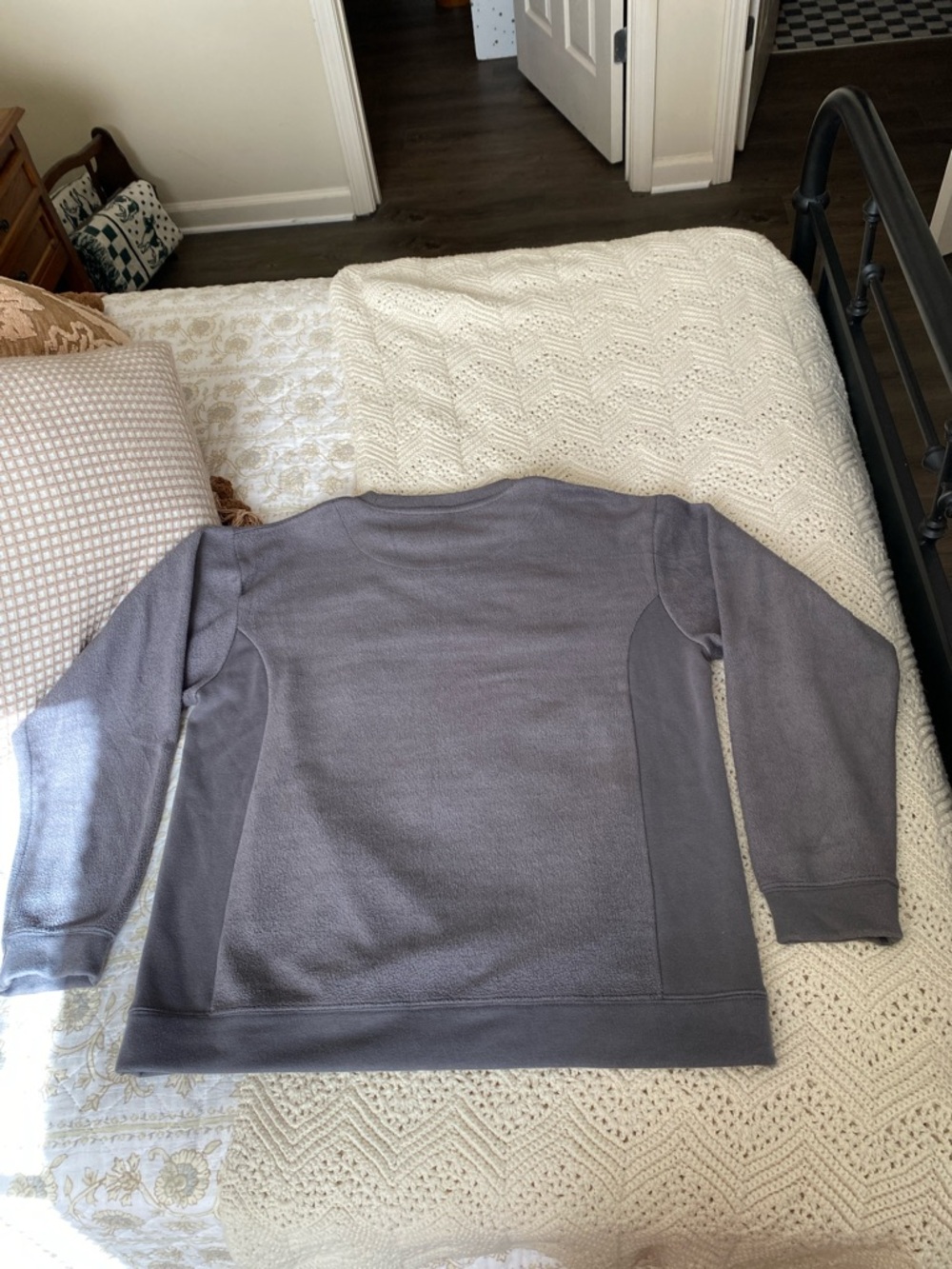 Pressbox Georgia Red Lettering Gray Soft Oversized Sweatshirt — Women’s L - Picture 10 of 10